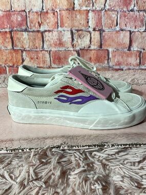 Straye skating shoes